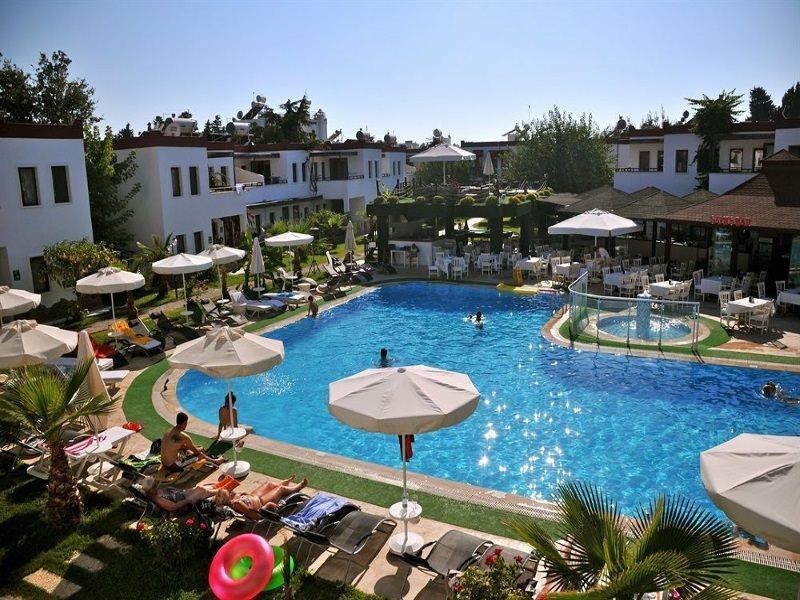 Cherry Apartments Тургутрейс Екстериор снимка